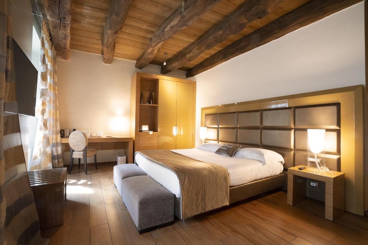 Il Borgo - 1711 Luxury Guest House Arlate ภายนอก รูปภาพ