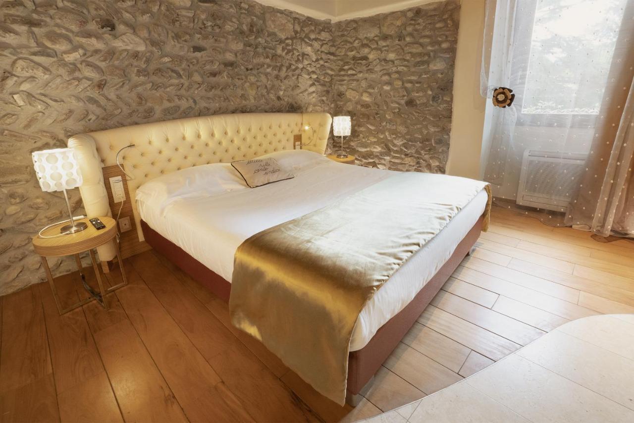 Il Borgo - 1711 Luxury Guest House Arlate ภายนอก รูปภาพ