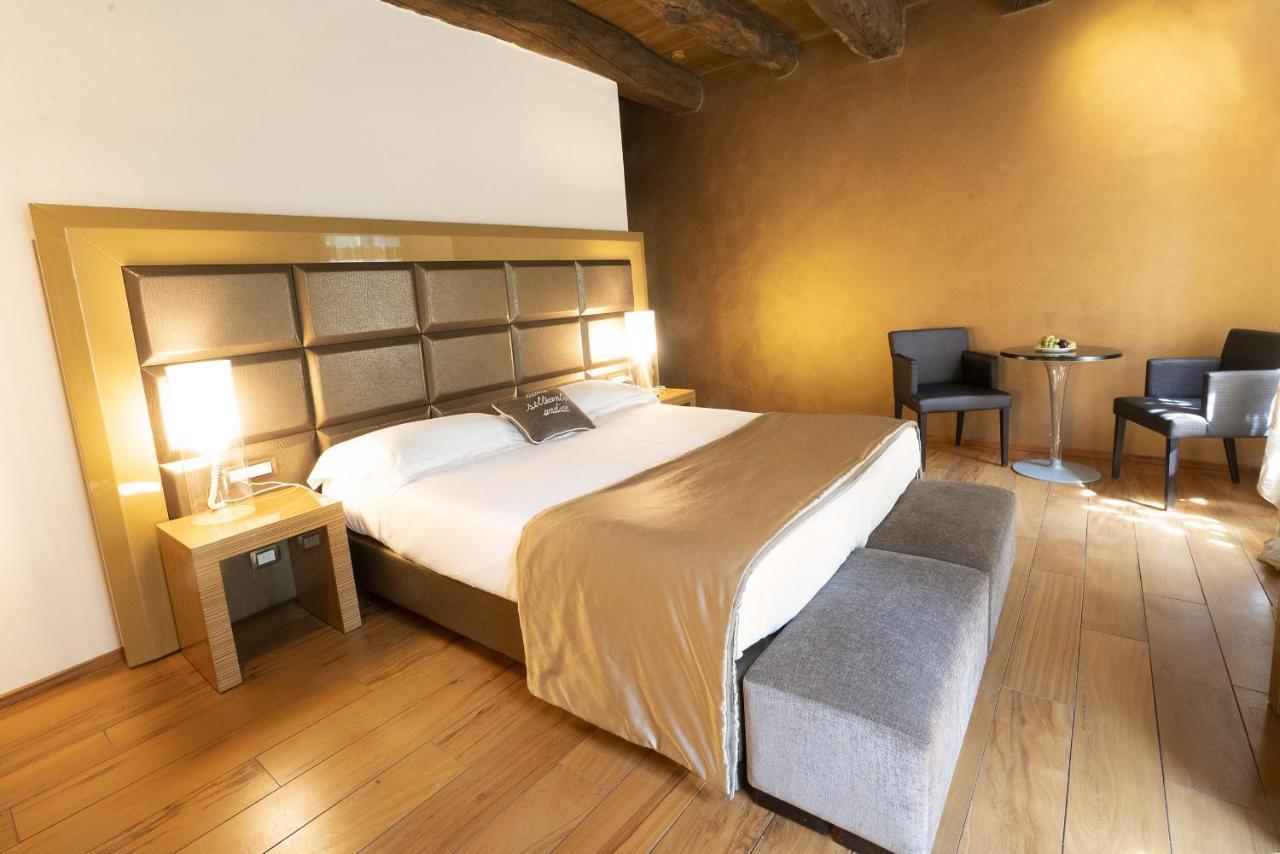 Il Borgo - 1711 Luxury Guest House Arlate ภายนอก รูปภาพ