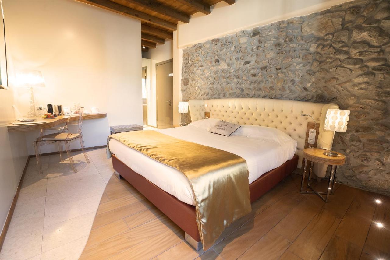 Il Borgo - 1711 Luxury Guest House Arlate ภายนอก รูปภาพ