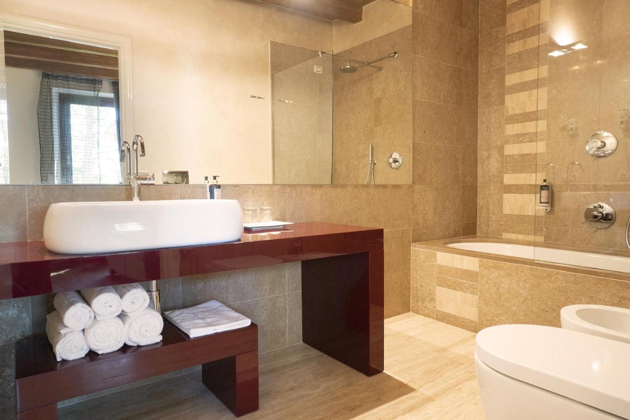 Il Borgo - 1711 Luxury Guest House Arlate ภายนอก รูปภาพ