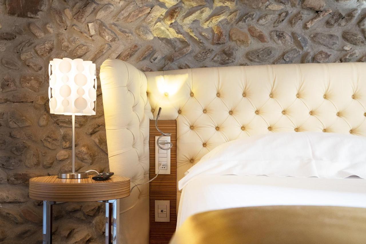 Il Borgo - 1711 Luxury Guest House Arlate ภายนอก รูปภาพ