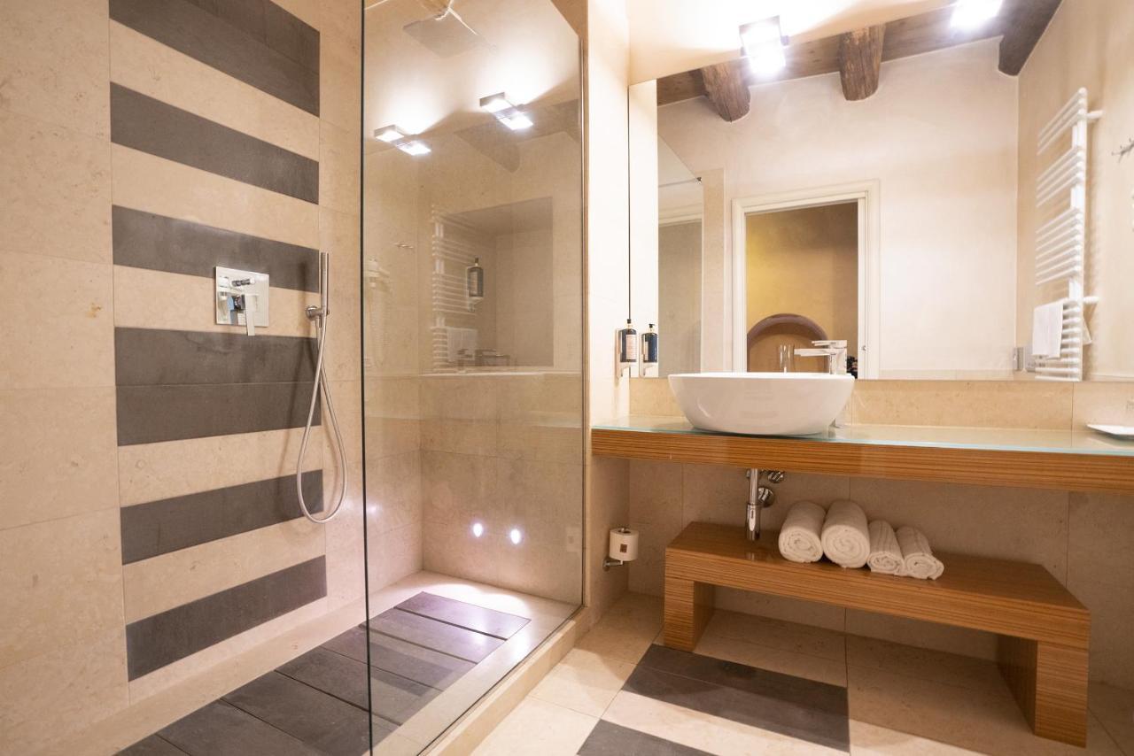 Il Borgo - 1711 Luxury Guest House Arlate ภายนอก รูปภาพ