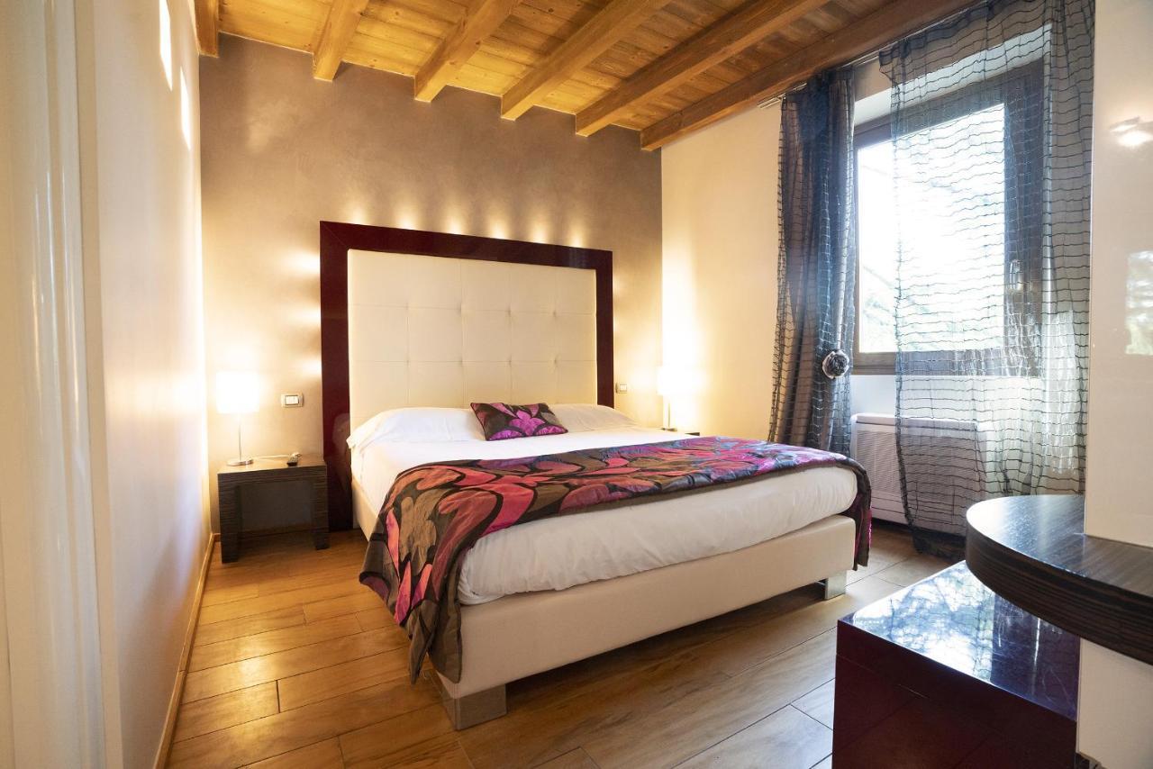 Il Borgo - 1711 Luxury Guest House Arlate ภายนอก รูปภาพ