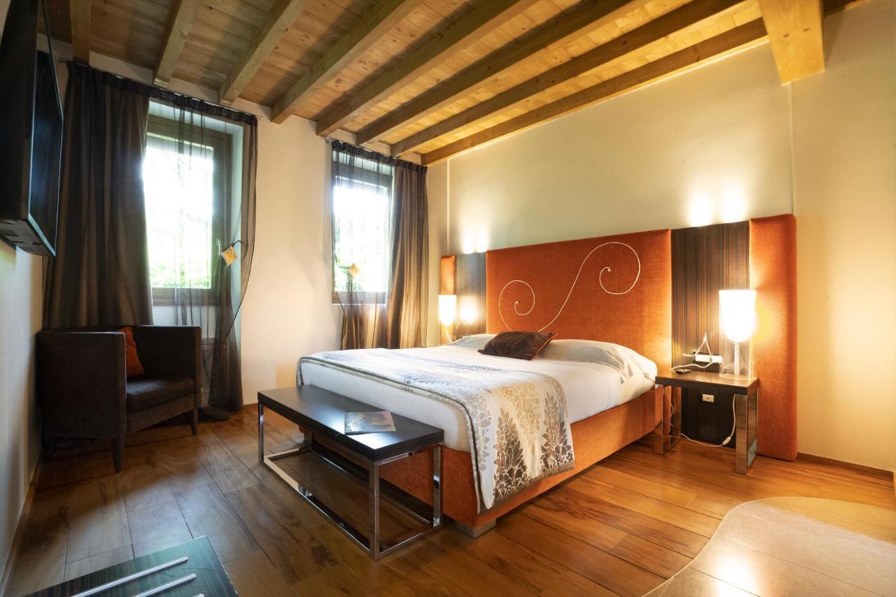 Il Borgo - 1711 Luxury Guest House Arlate ภายนอก รูปภาพ