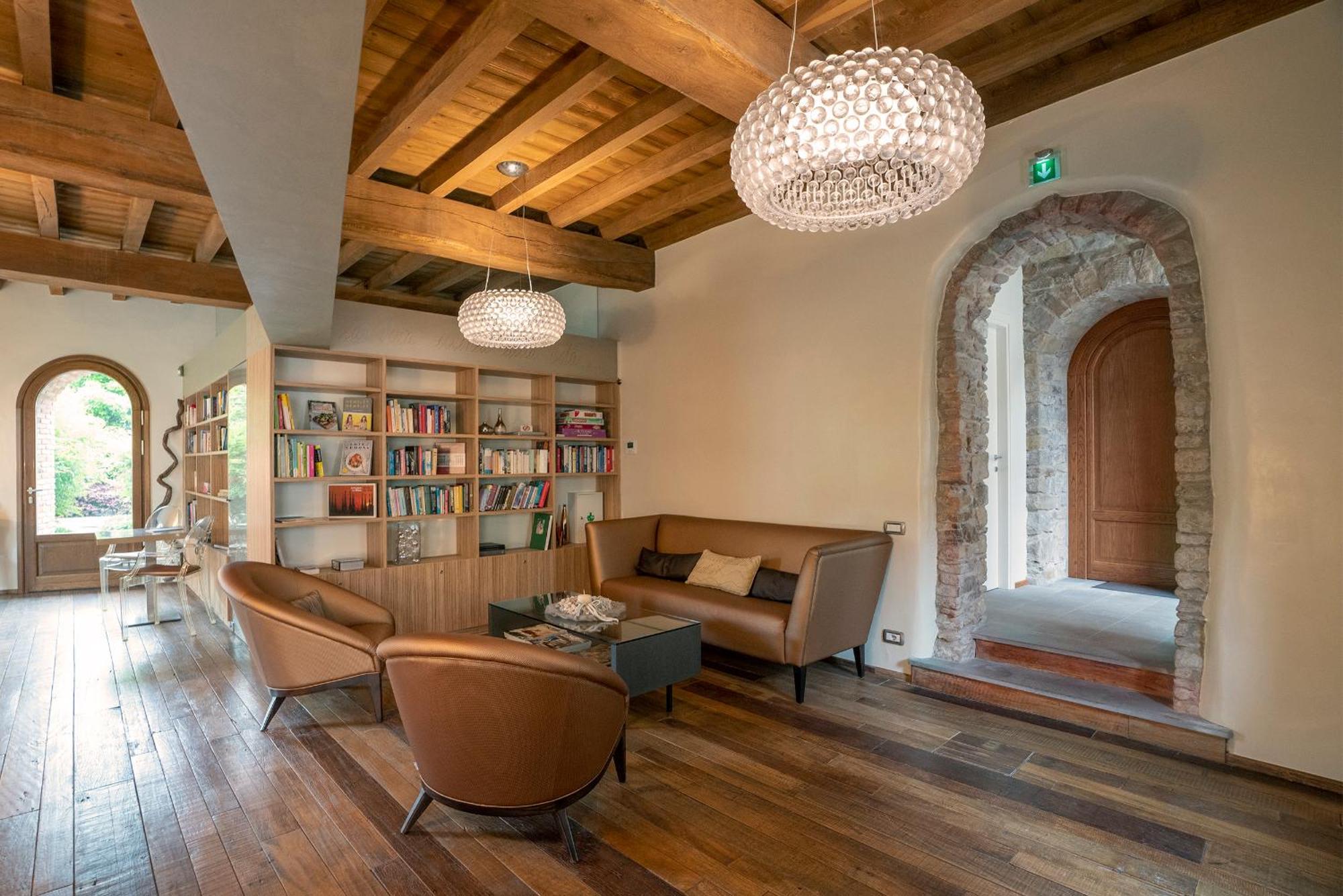 Il Borgo - 1711 Luxury Guest House Arlate ภายนอก รูปภาพ