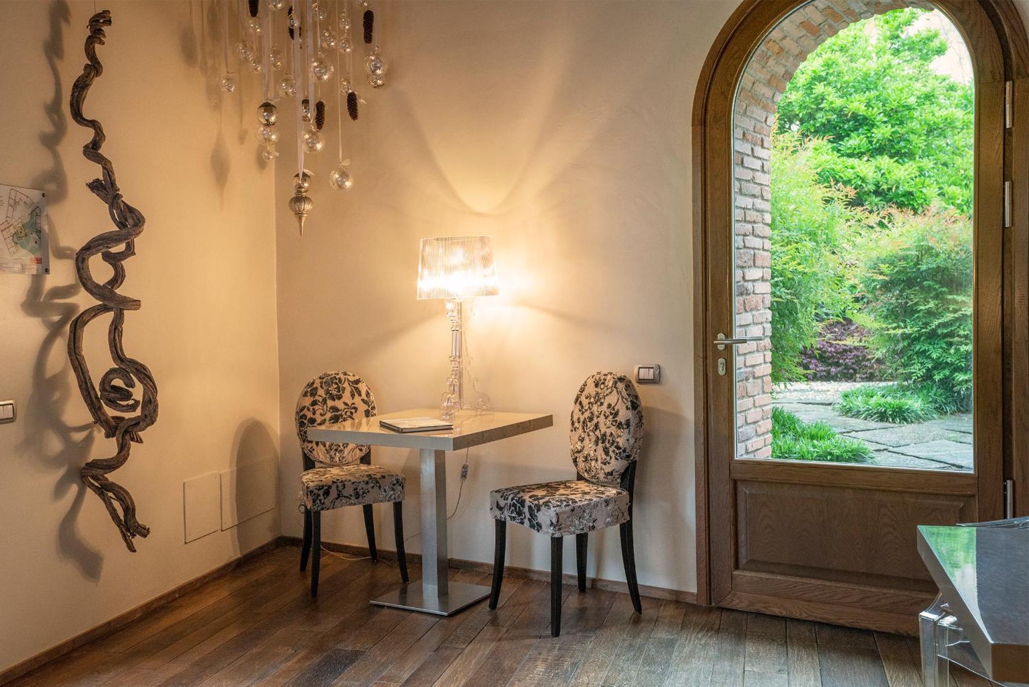 Il Borgo - 1711 Luxury Guest House Arlate ภายนอก รูปภาพ