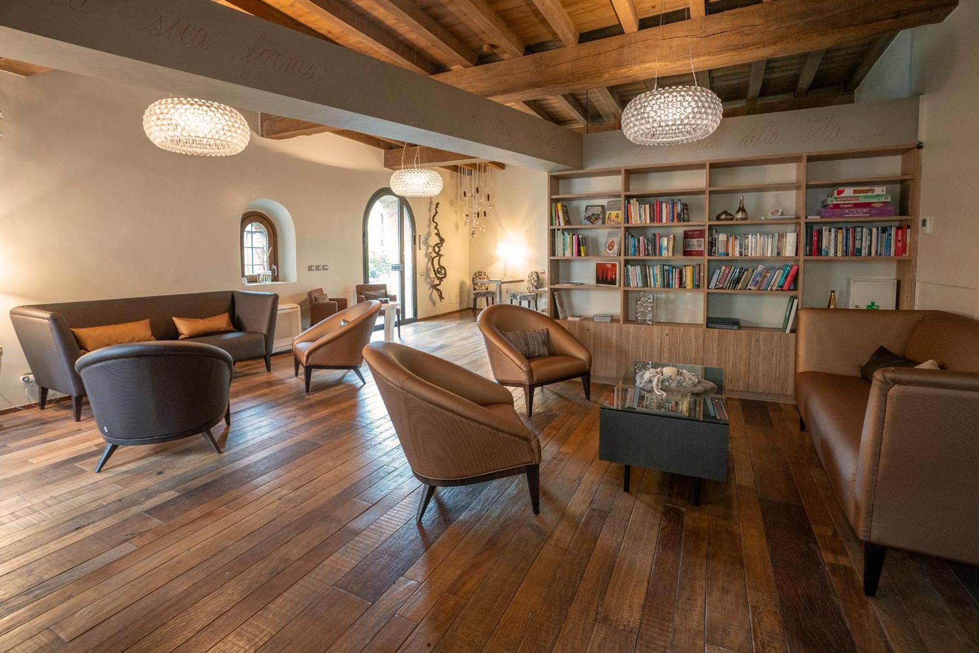 Il Borgo - 1711 Luxury Guest House Arlate ภายนอก รูปภาพ