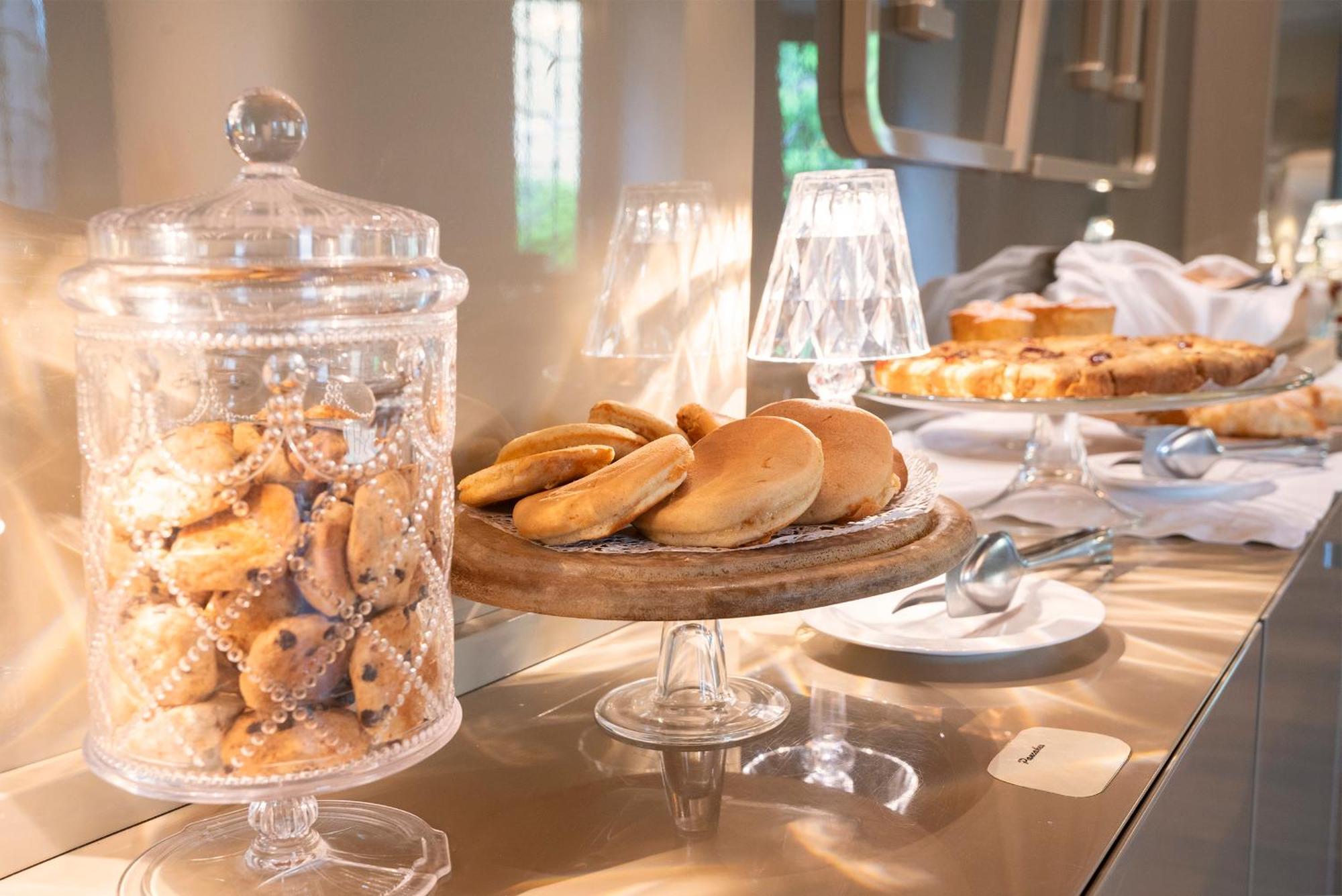 Il Borgo - 1711 Luxury Guest House Arlate ภายนอก รูปภาพ