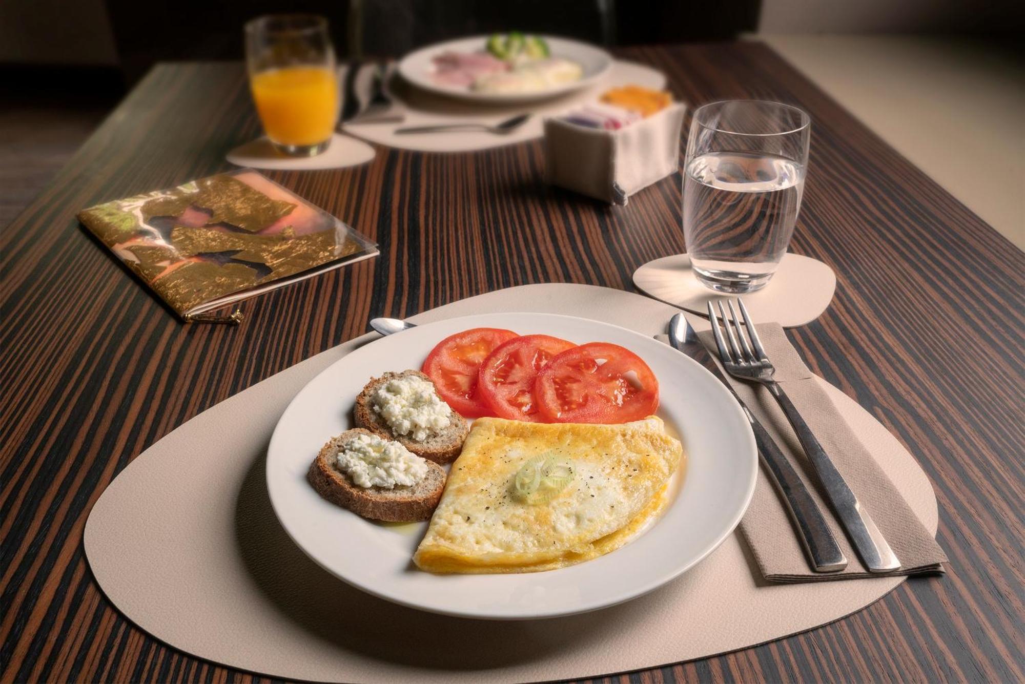 Il Borgo - 1711 Luxury Guest House Arlate ภายนอก รูปภาพ