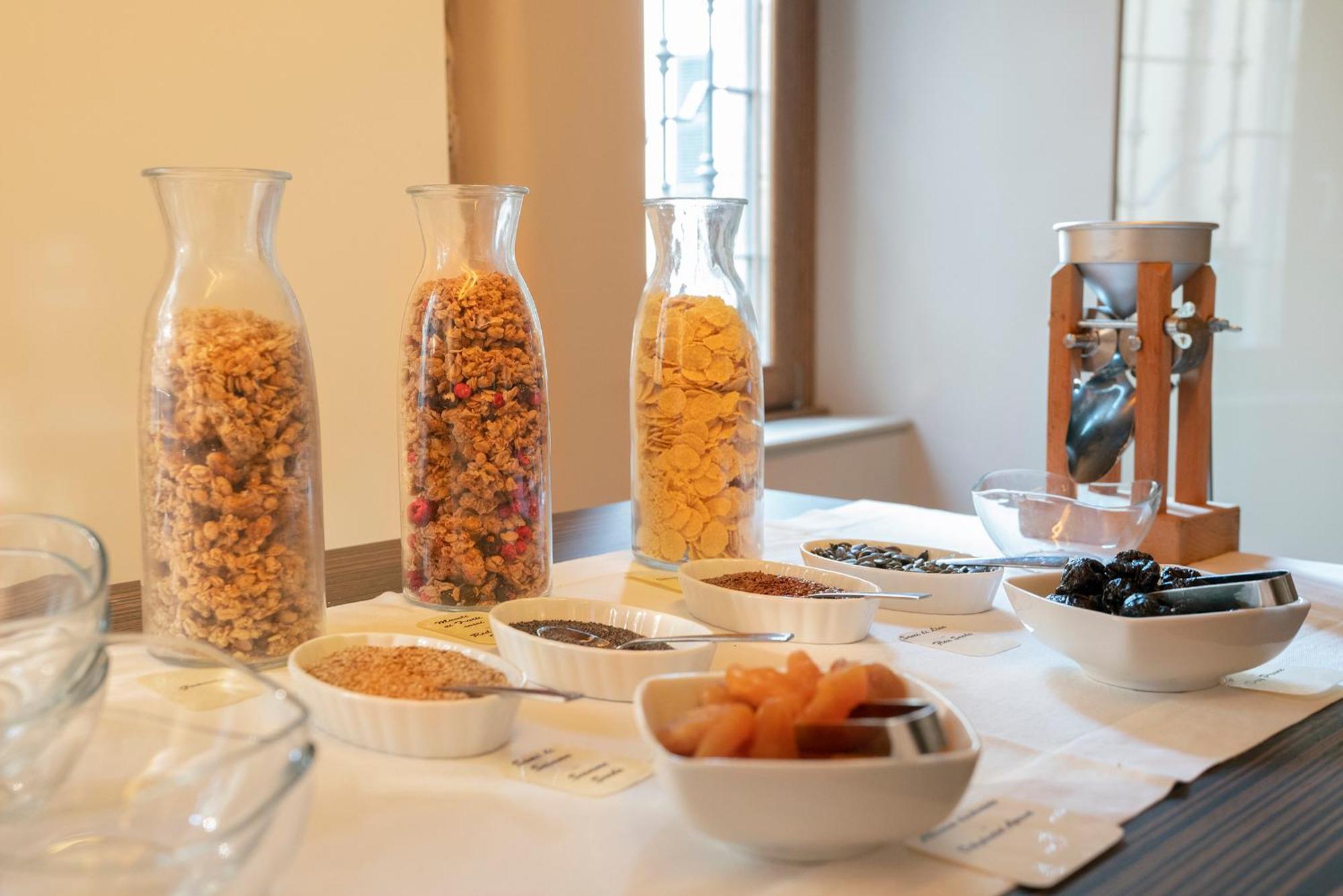 Il Borgo - 1711 Luxury Guest House Arlate ภายนอก รูปภาพ
