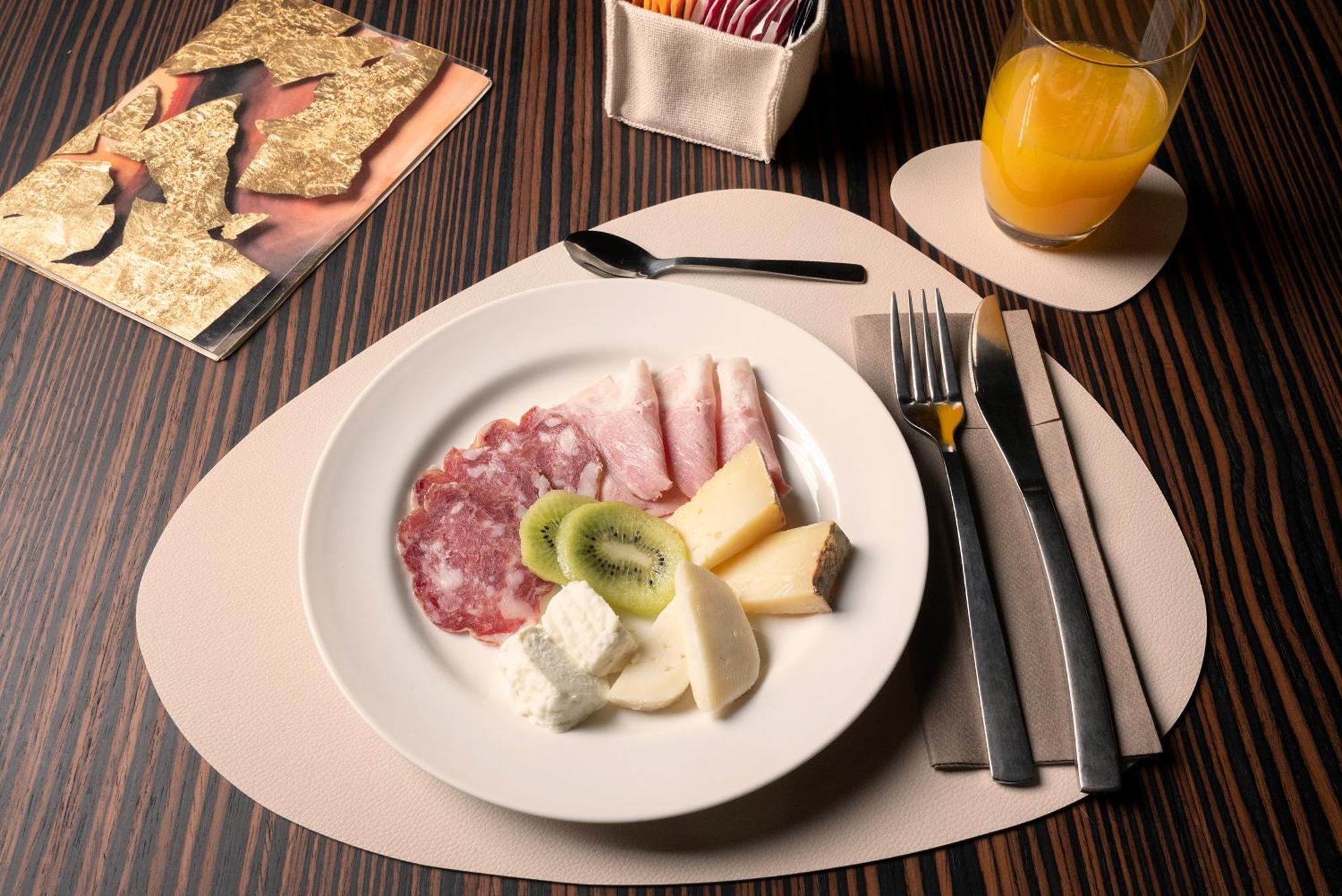 Il Borgo - 1711 Luxury Guest House Arlate ภายนอก รูปภาพ